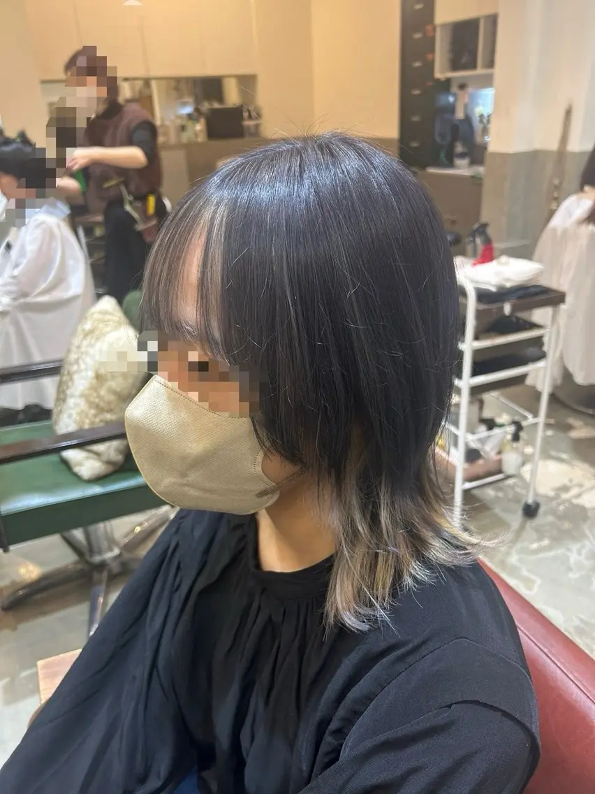 ショート カラー ブリーチ カット ヘアカラー トリートメント 若狭 彩花のヘアスタイル