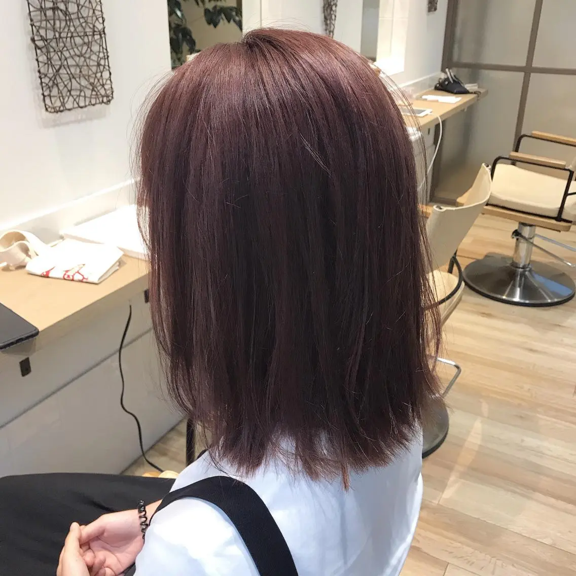 ミディアム カラー 切りっぱなしボブ ブリーチ ピンクカラー ボブ 稲荷 友美のヘアスタイル
