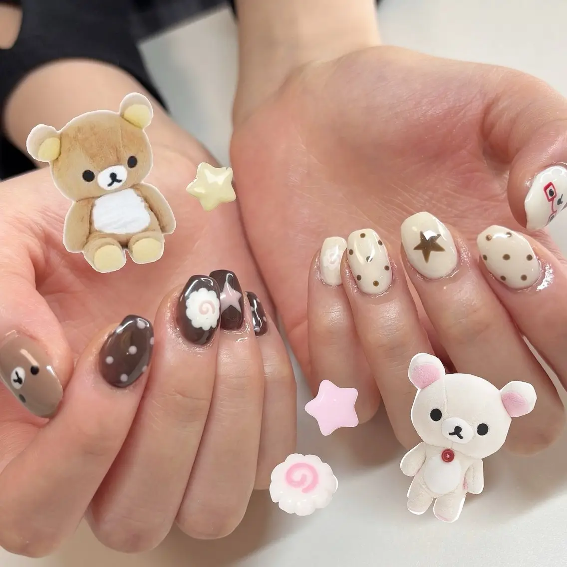 ネイル moi nail ˙⋆.˚のネイルデザイン