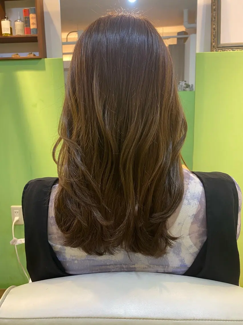 ロング カラー アディクシーカラー ブリーチ ブリーチなしカラー 髪質改善 韓国風ヘア 【エシカル】 HOSOMIのヘアスタイル