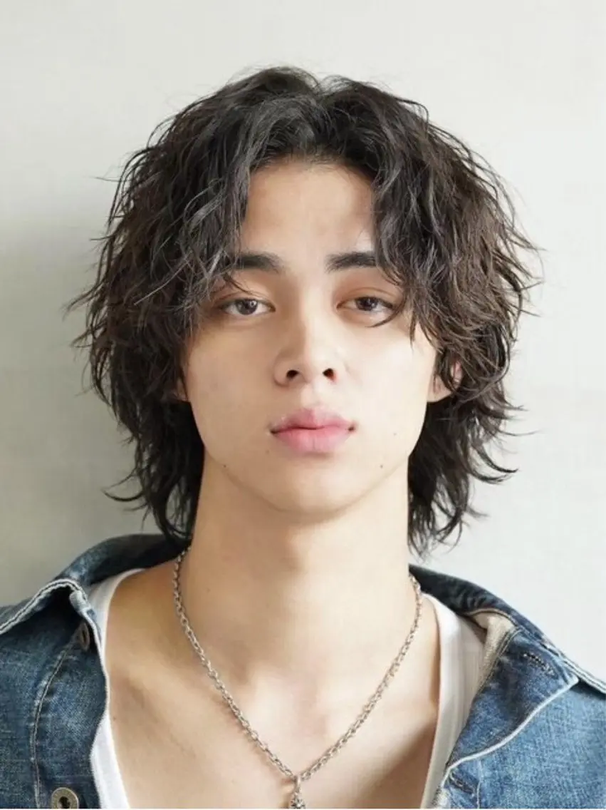 カラー パーマ メンズ 中谷海里/フェザー パーマ/スパイキーのヘアスタイル