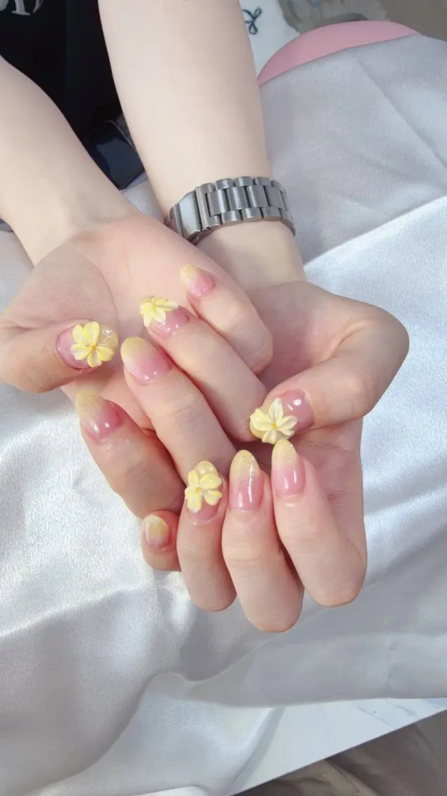 ネイル オーロラネイル チークネイル 長さ出し フットネイル フレンチネイル ハンドネイル Miss Nailのネイルデザイン