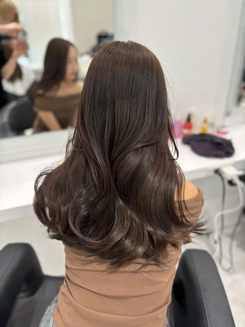 ロング カラー ヘアカラー トリートメント ヘッドスパ ヘアセット 流行りの透明感カラー ×縮毛矯正🤍ユウのヘアスタイル