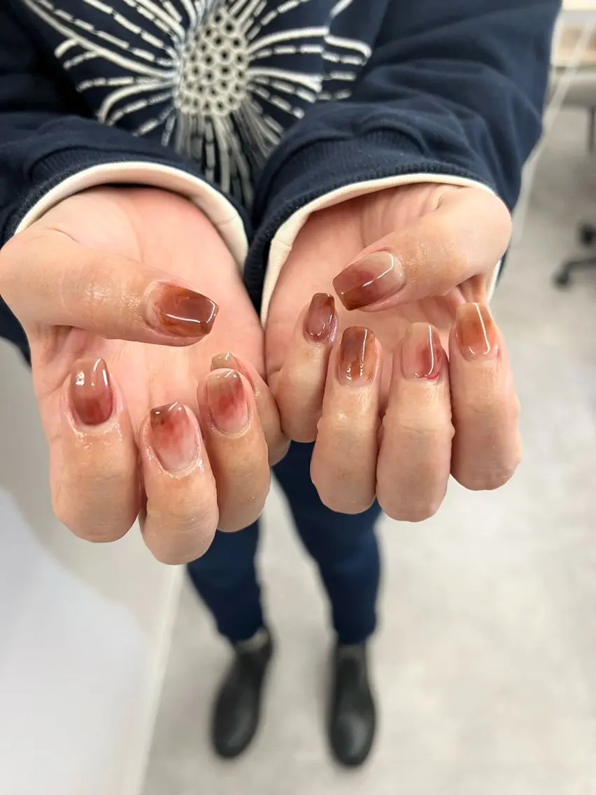 ネイル ブラウン フレンチネイル ジェルネイル マグネットネイル ニュアンスネイル ハンドネイル ハンドケア Bana_ Nailのネイルデザイン