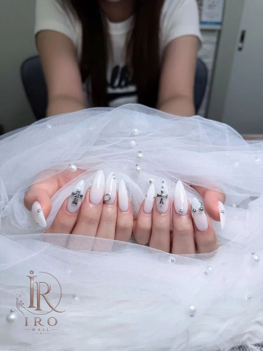 ネイル ハンドネイル IRO Nail Studioのネイルデザイン