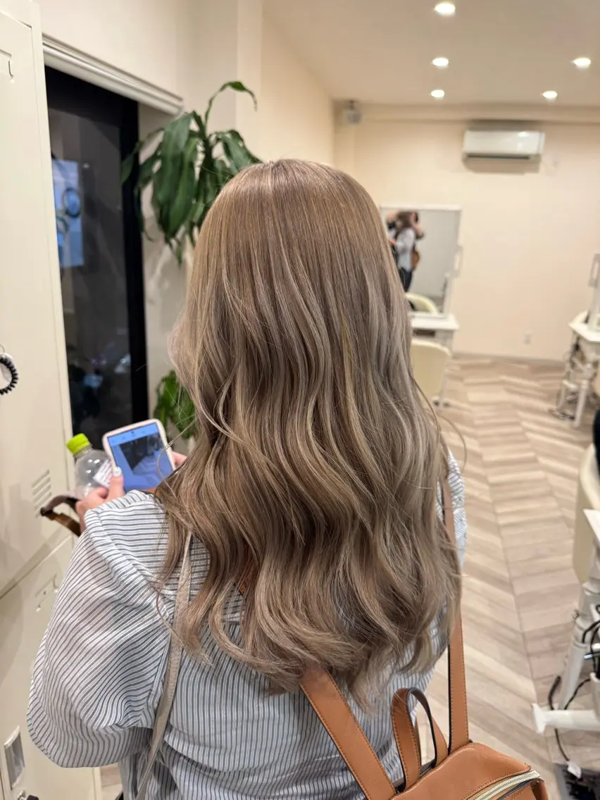 セミロング カラー ヘアアレンジ ヘアカラー トリートメント 佐々木 まゆかのヘアスタイル