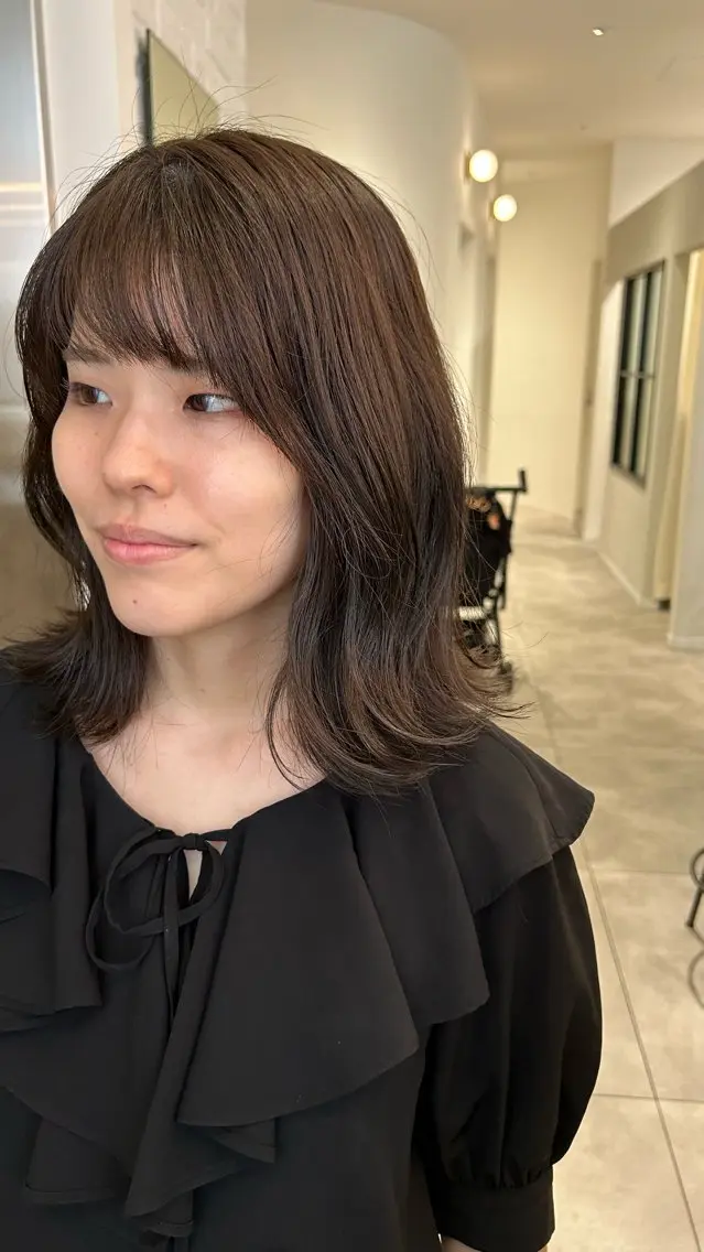ミディアム カラー カット ヘアカラー オリーブベージュ/ ブリーチなし透明感のヘアスタイル