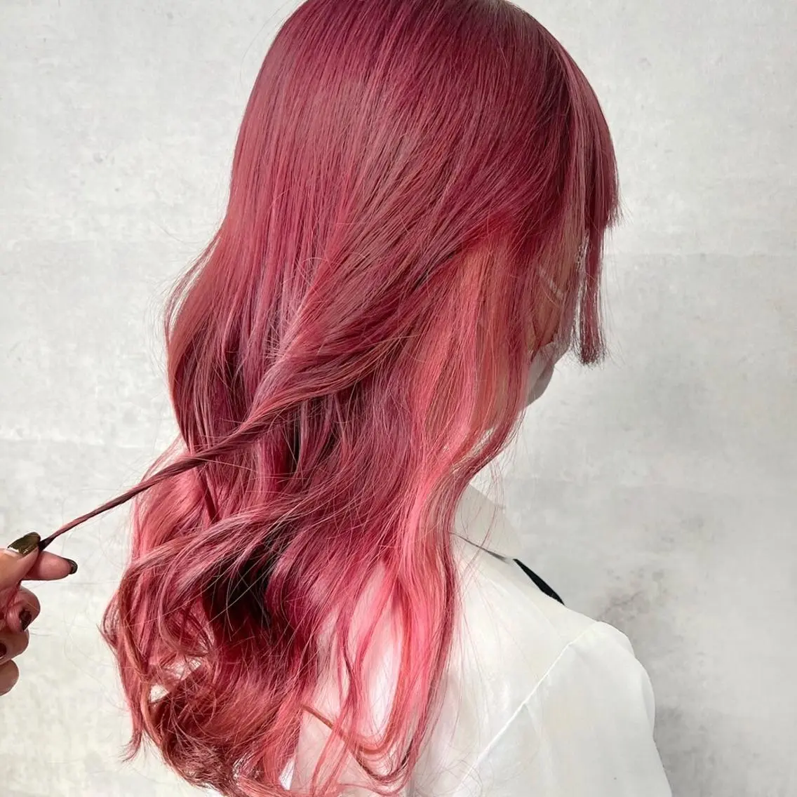 ロング カラー シールエクステ ハイトーンカラー エクステ ヘアカラー トリートメント シールエクステ特化 ハイトーン、NANAのヘアスタイル