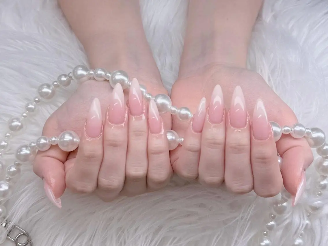 ネイル フレンチネイル ロングネイル 持ち込み ストーンネイル ワンホンネイル Melia Nailsのネイルデザイン