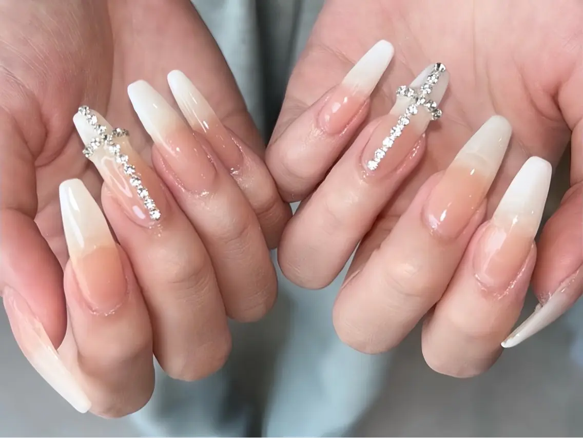ネイル アートネイル 長さ出し ガーリー 韓国ネイル 持ち込み Rin Nail 新大久保店のネイルデザイン
