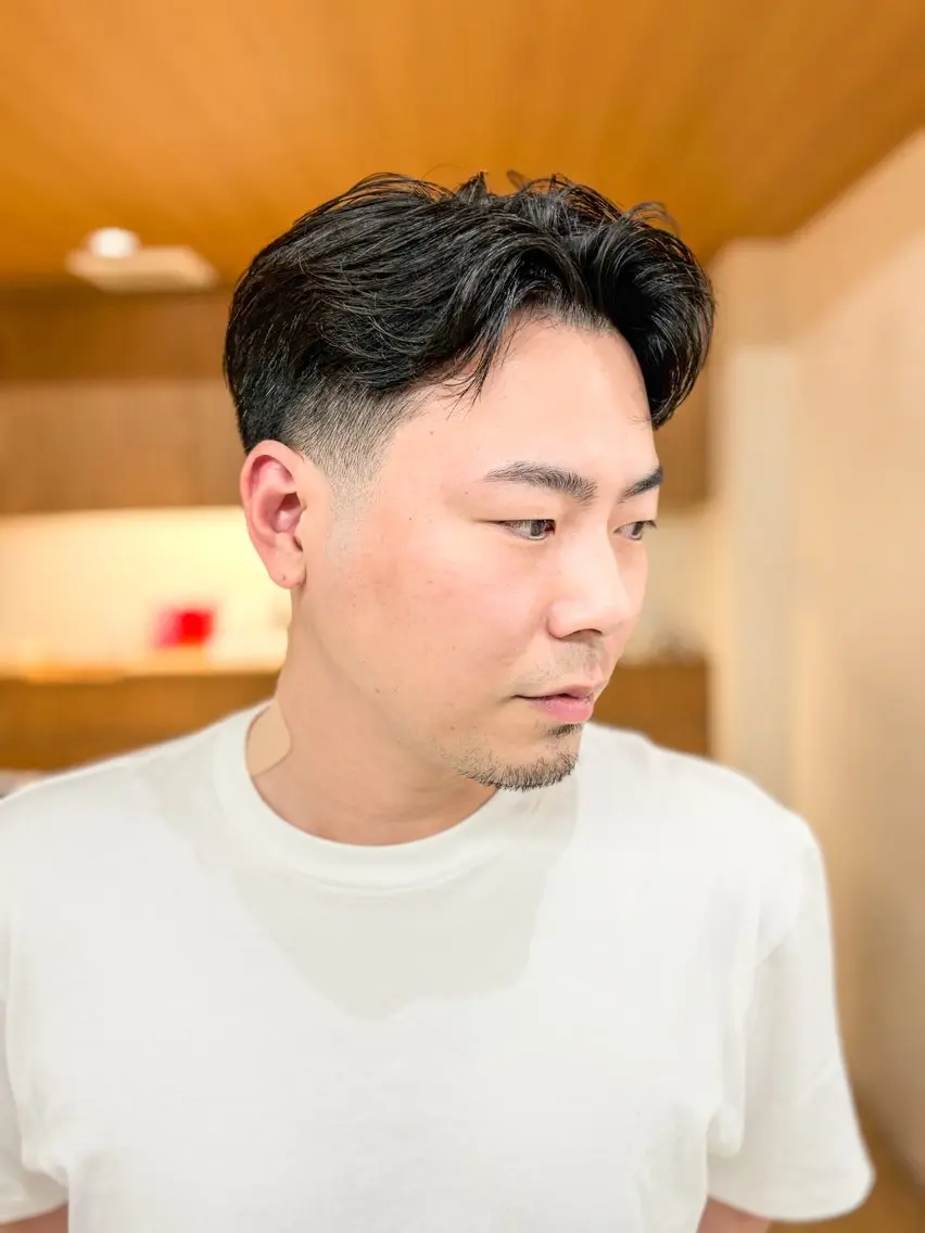 ショート パーマ メンズ オールバック フェードカット メンズショート スパイキーショート ショートヘア カット 【メンズ縮毛矯正】 FILMS  軍司のヘアスタイル