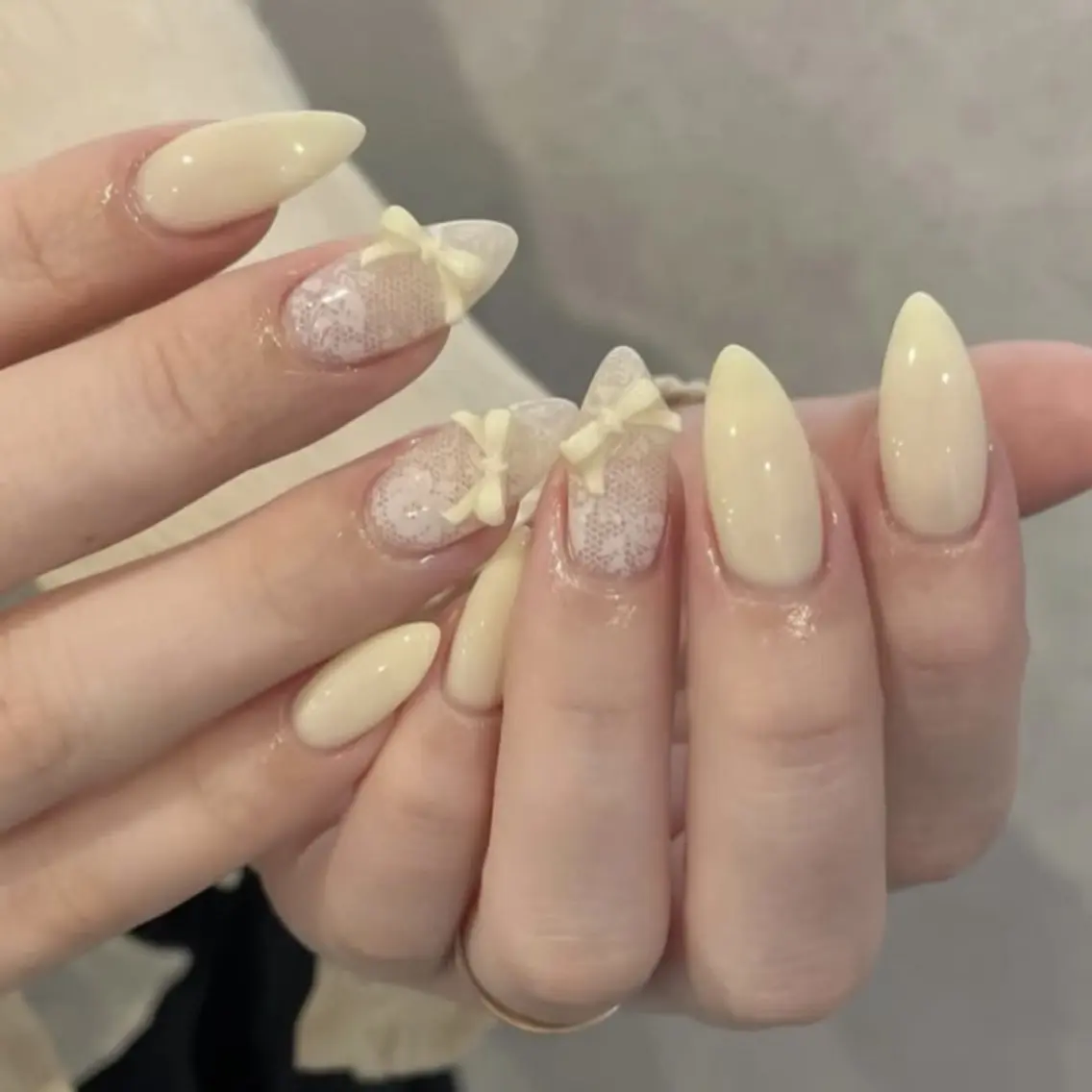 ネイル チークネイル フレンチネイル ジェルネイル ガーリー キラキラネイル ハンドネイル UM Nail Salonのネイルデザイン