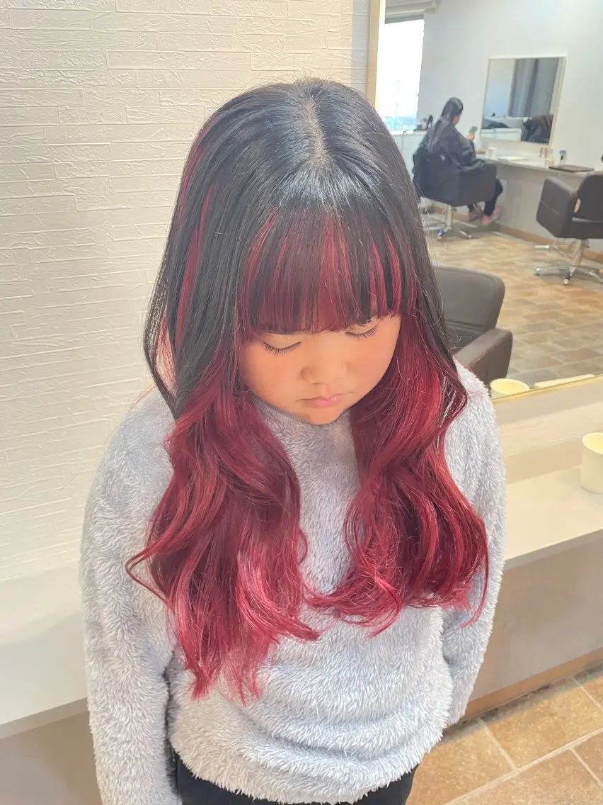 ロング カラー グラデーションカラー インナーカラー ヘアカラー YUI/ ブリーチカラー🌷のヘアスタイル