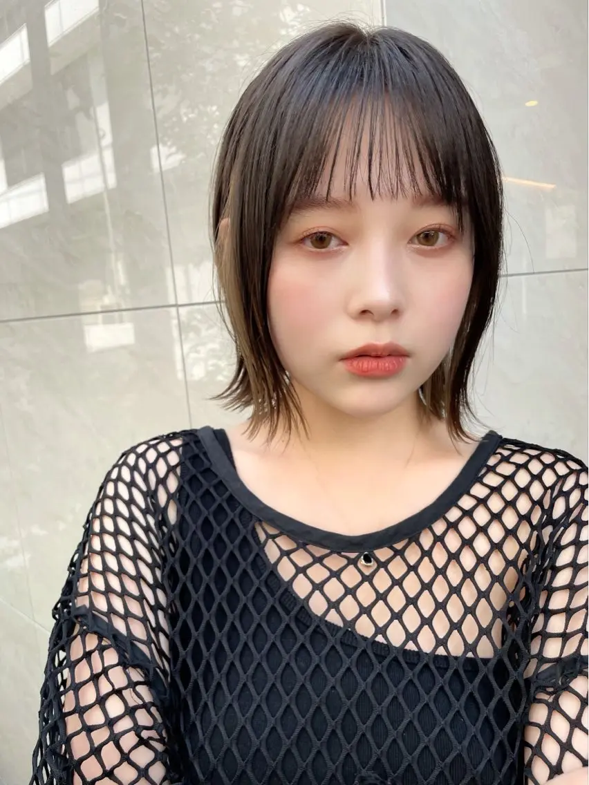 ミディアム カラー 切りっぱなしボブ ボブレイヤー ボブ くびれヘア 顔まわりレイヤー カット ヘアカラー 結べるレイヤーボブ くびれLady表参道のヘアスタイル