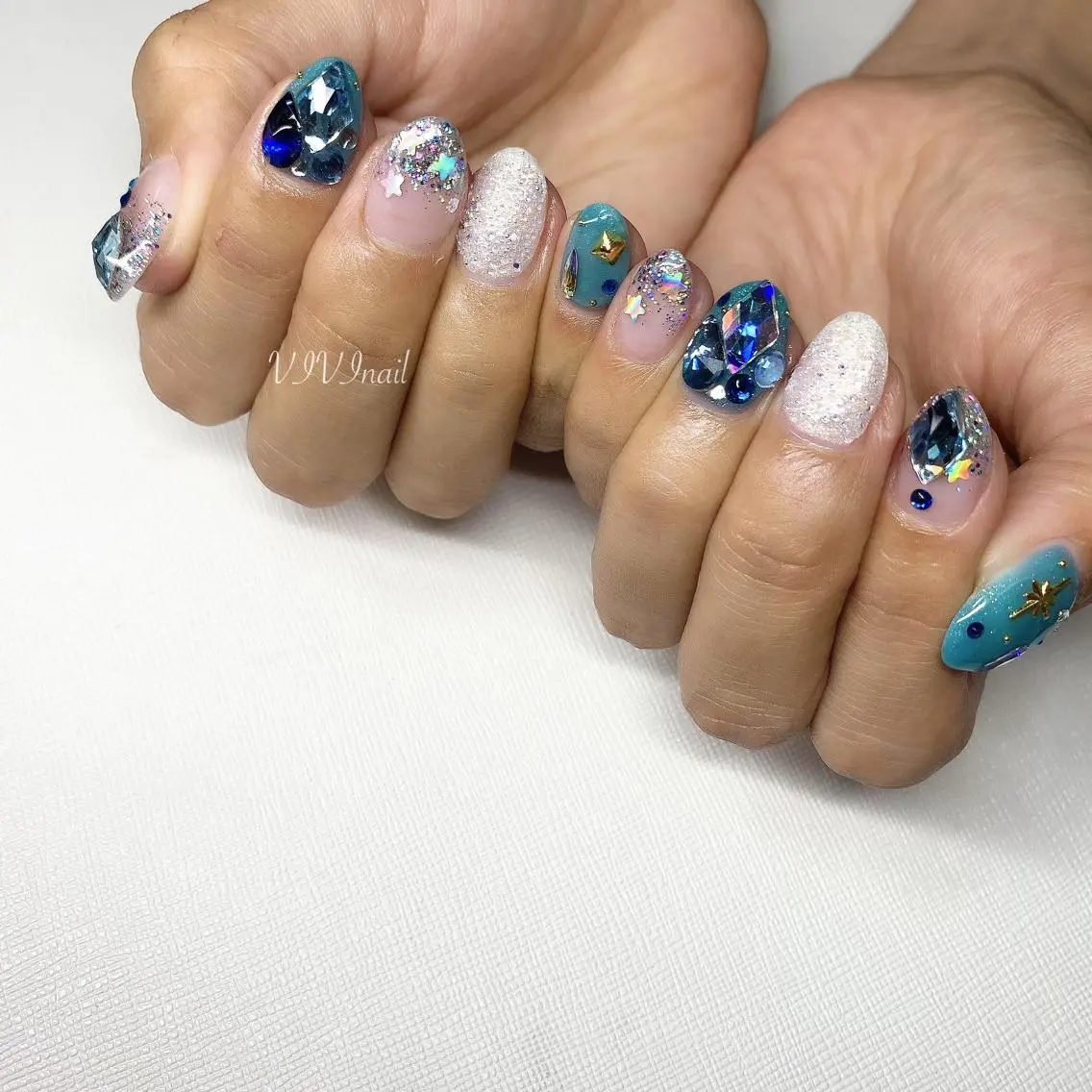 ネイル キラキラネイル ハンドネイル vivi nailのネイルデザイン