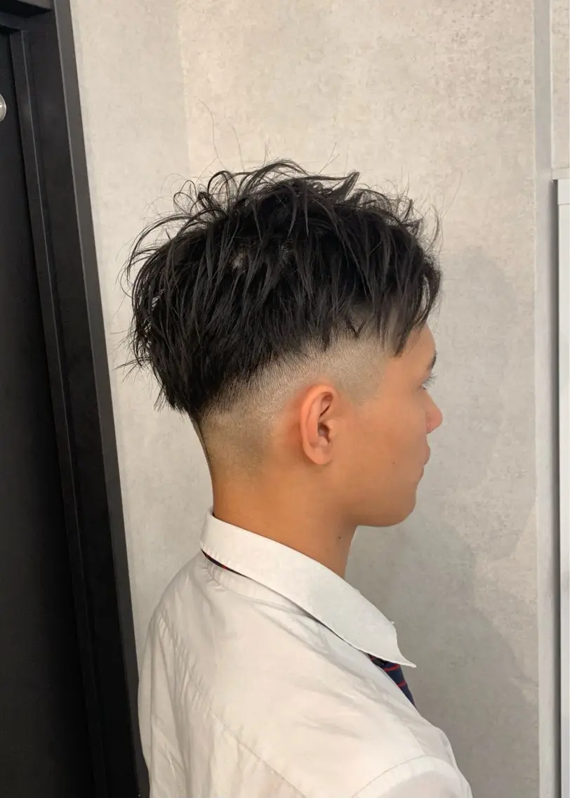 ショート メンズ フェードカット マッシュ 臼井 真人のヘアスタイル