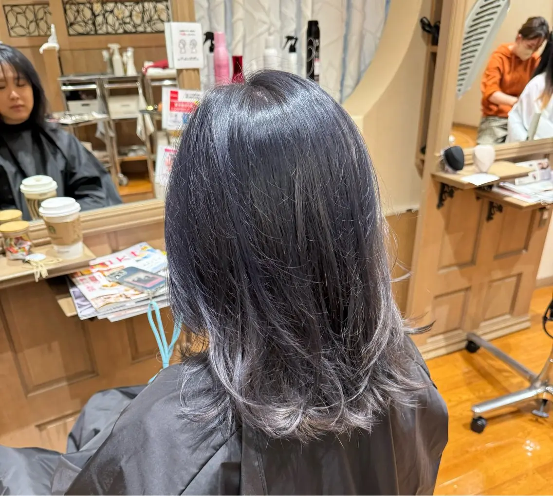 セミロング カラー アッシュ ブリーチ グレージュ パープルカラー シルバー 🌈日比野 哲二のヘアスタイル