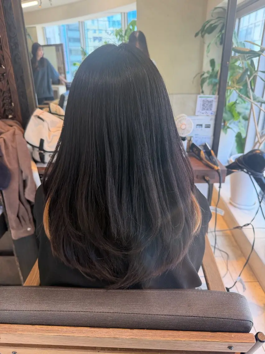 セミロング レイヤーカット 髙橋遥 池袋 /レディースカットのヘアスタイル