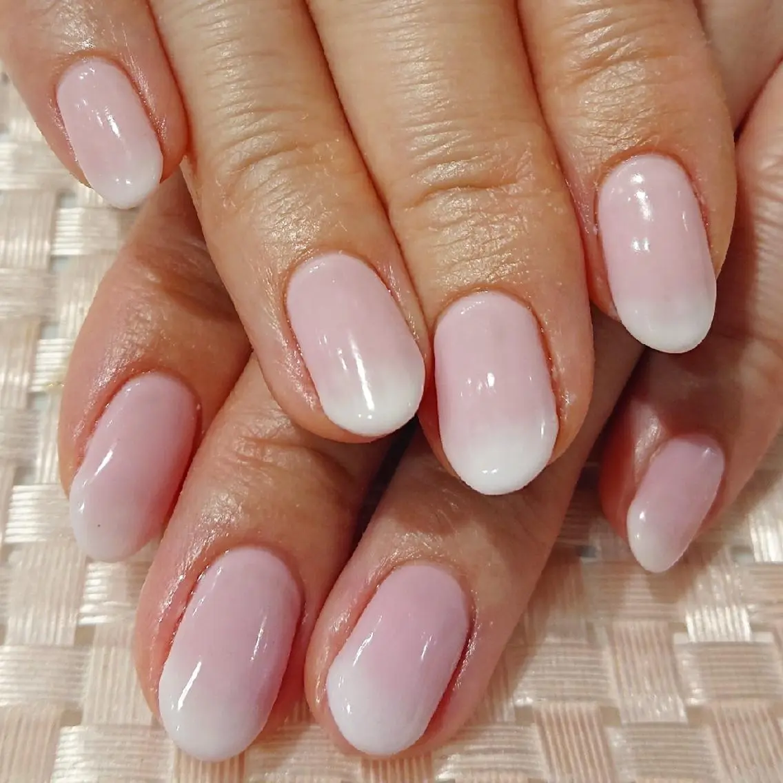 【オフ無】ベイビーブーマ💅ベースカラー有りグラデーションの写真