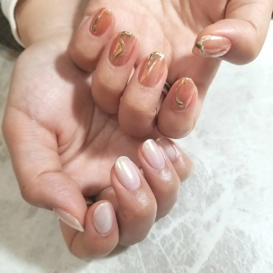 ネイル ミラーネイル ハンドネイル nijiiro🌈 サトウのネイルデザイン