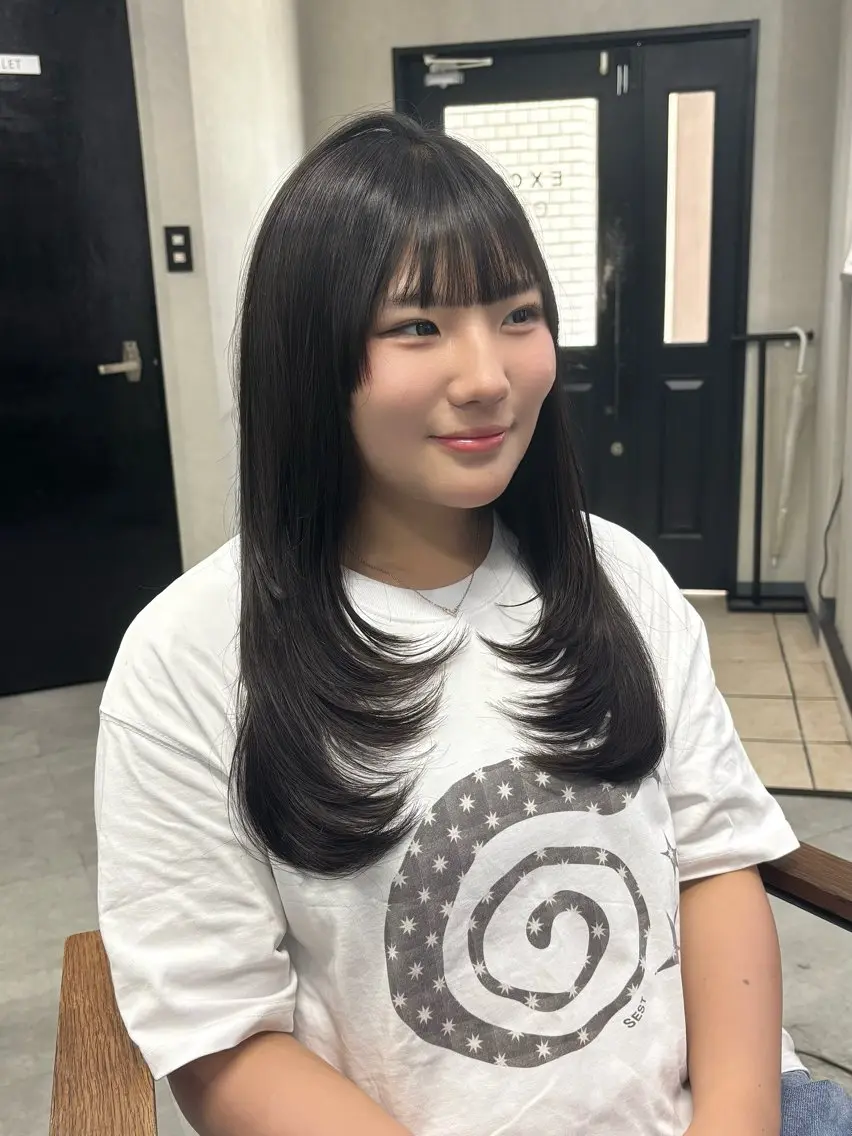 ロング カット ｶﾉ /  垢抜けレイヤーのヘアスタイル
