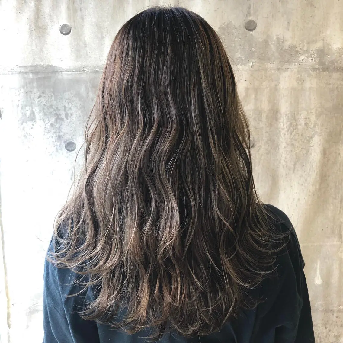 ロング カラー 菅沢 奈生のヘアスタイル
