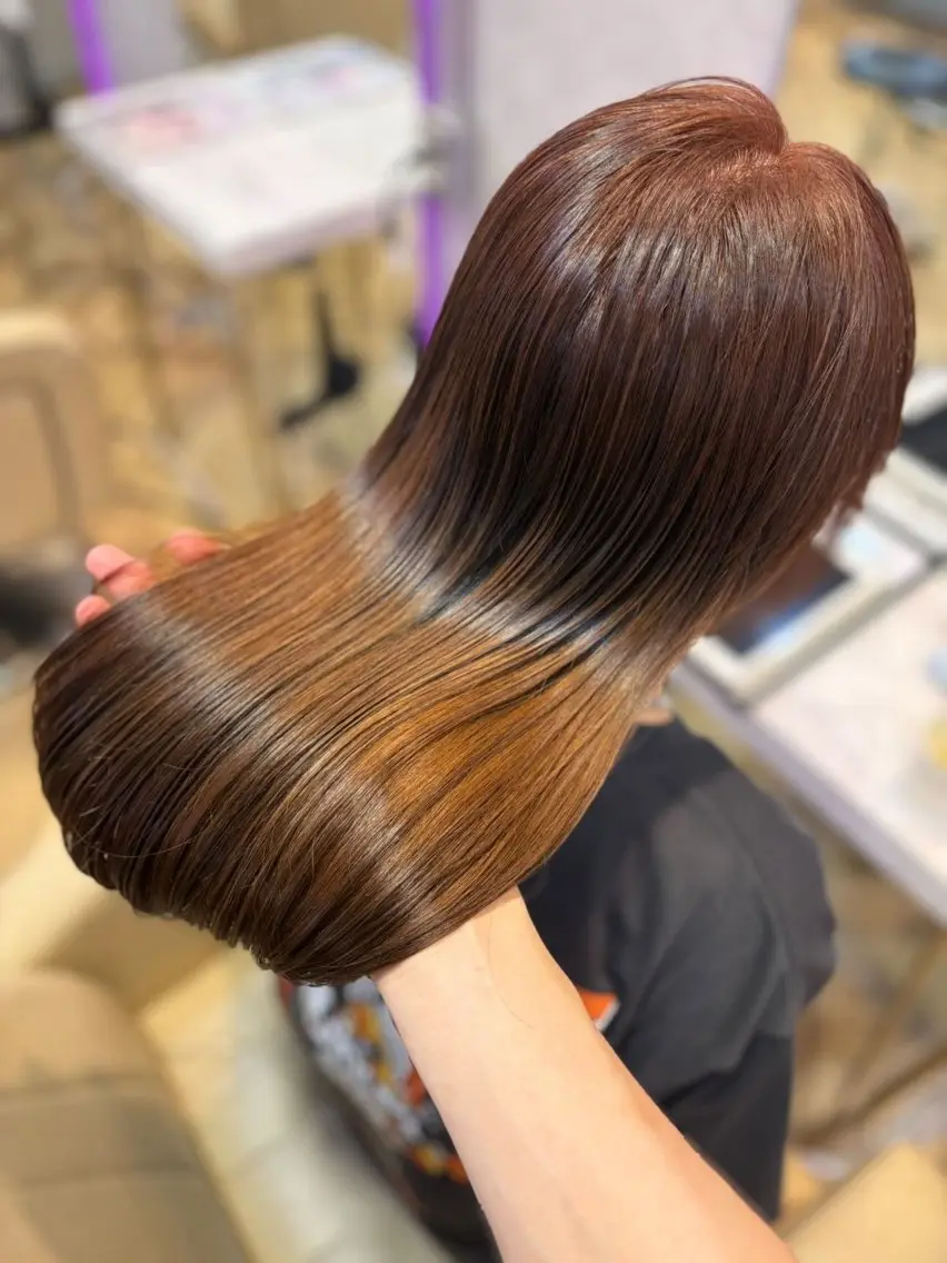 ロング カラー ベージュカラー ブラウンカラー ナチュラルブラウン オレンジ オレンジベージュ ヘアカラー トリートメント 伊藤 愛士のヘアスタイル