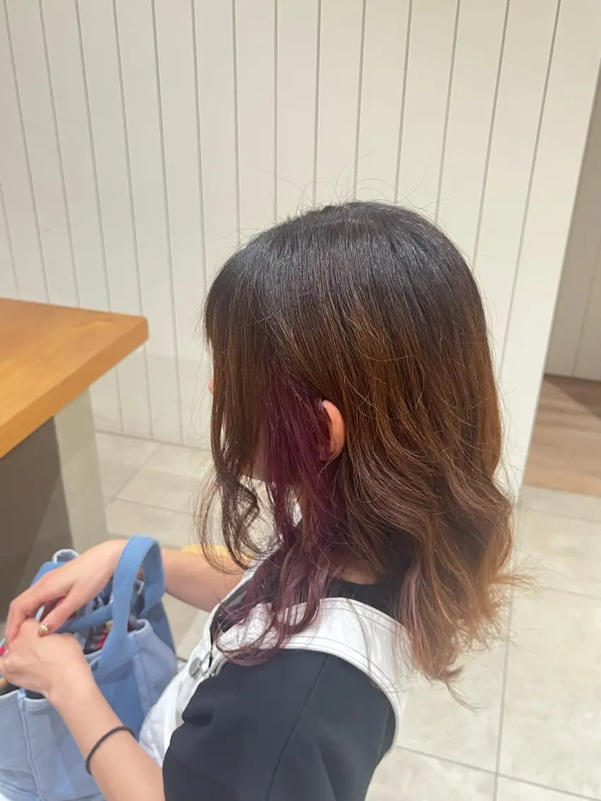 カラー イヤリングカラー 坂口 友莉香のヘアスタイル