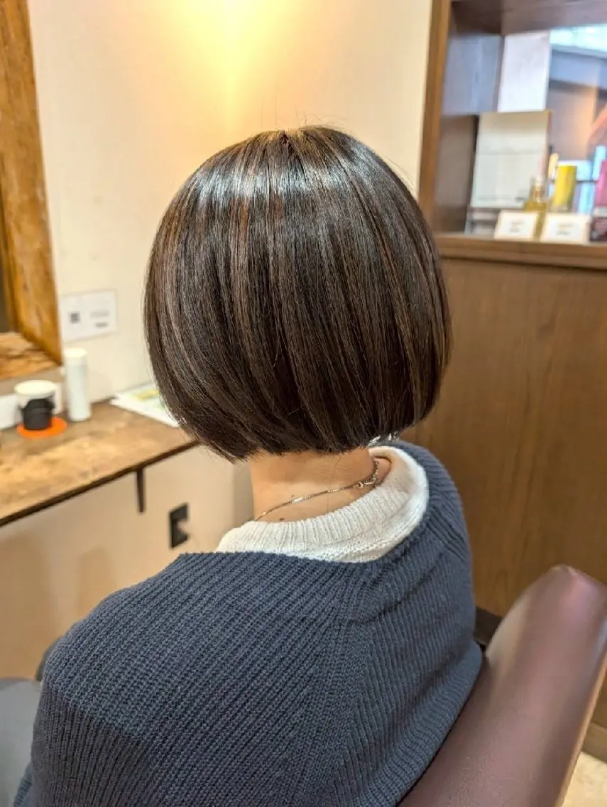 ショート ボブ ハイライト 小杉 夏恵のヘアスタイル