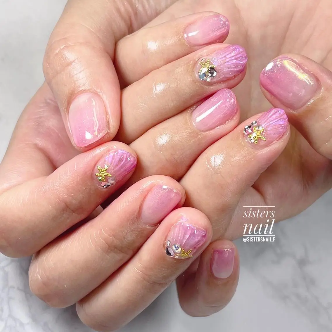 ネイル アートネイル オーロラネイル グラデーション キラキラネイル オフィスネイル sisters nail.fのネイルデザイン