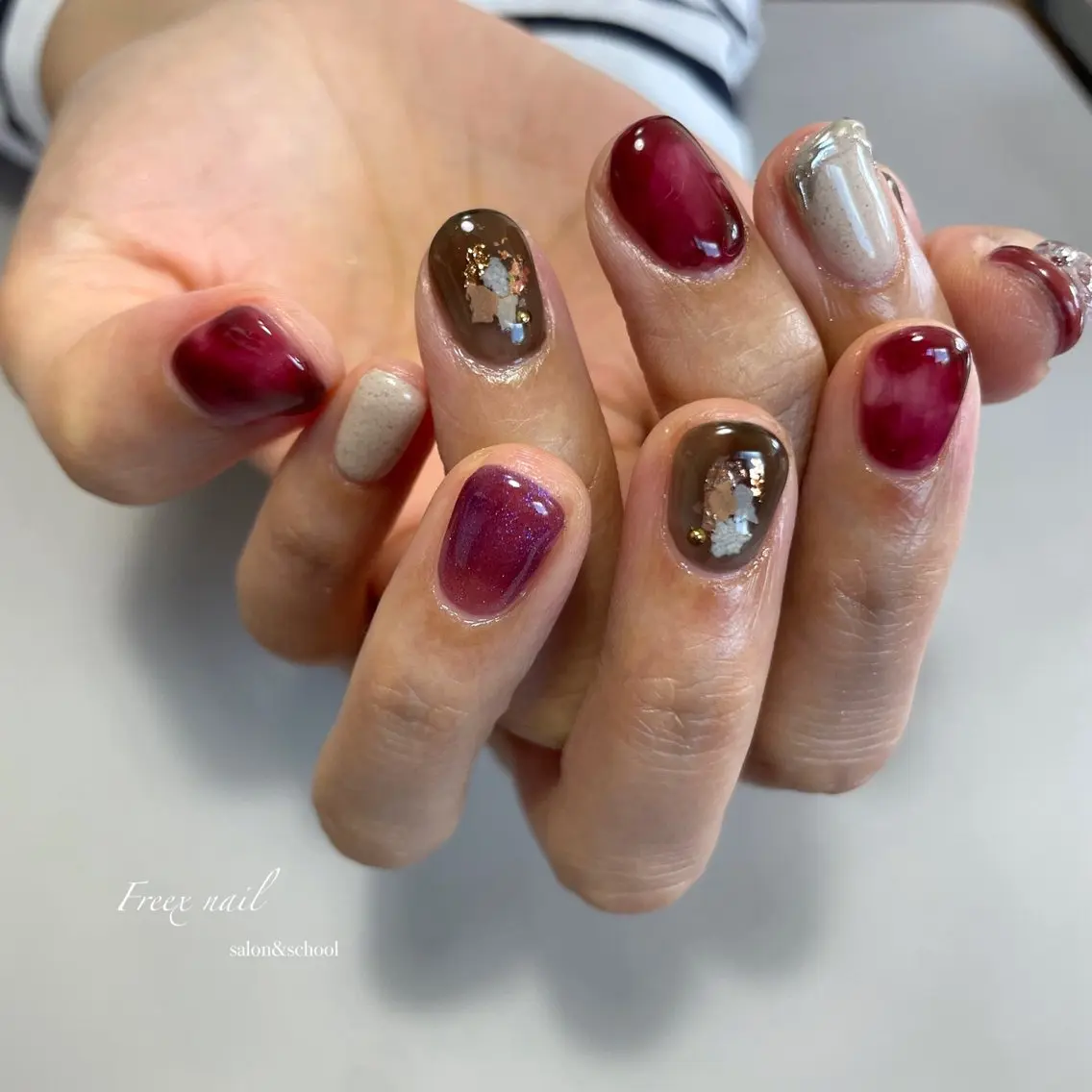 ネイル べっ甲ネイル ニュアンスネイル 赤色 冬ネイル ハンドネイル フットネイル freex nail /ニュアンス/個性派のネイルデザイン
