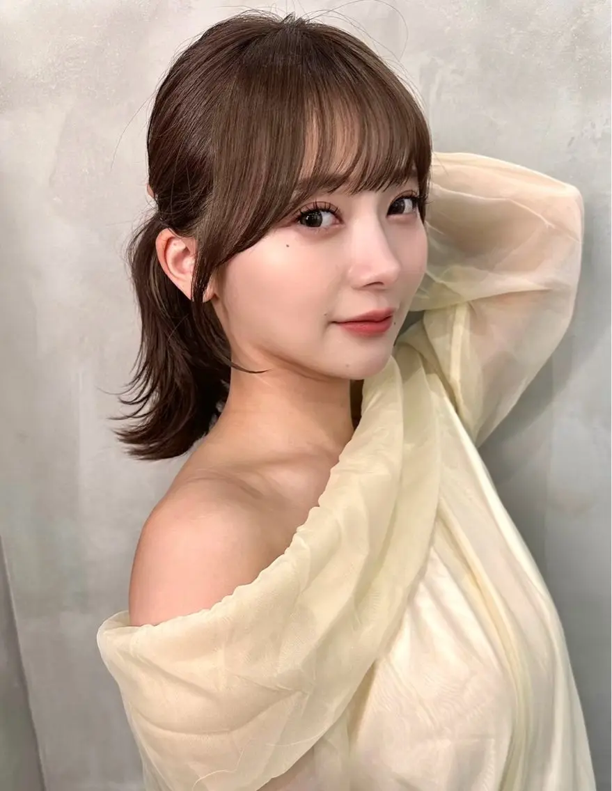 ミディアム カラー 透明感カラー ダブルカラー 顔まわりレイヤー 韓国風ヘア レイヤーカット 柏崎颯刀 ボブ縮毛 ミディアムレイヤーのヘアスタイル