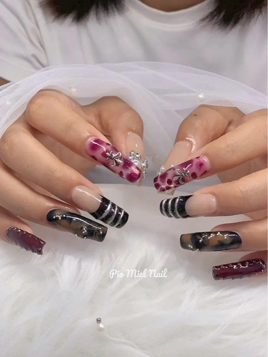 ロング 韓国風ヘア Pio Mielのネイルデザイン