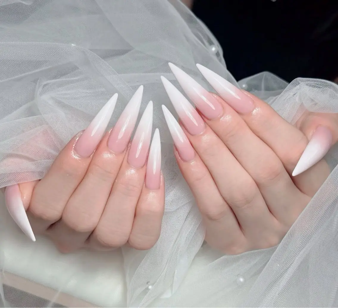 ネイル チークネイル 長さ出し フラッシュネイル フレンチネイル グラデーション ハンドネイル Lenie Nail Salonのネイルデザイン