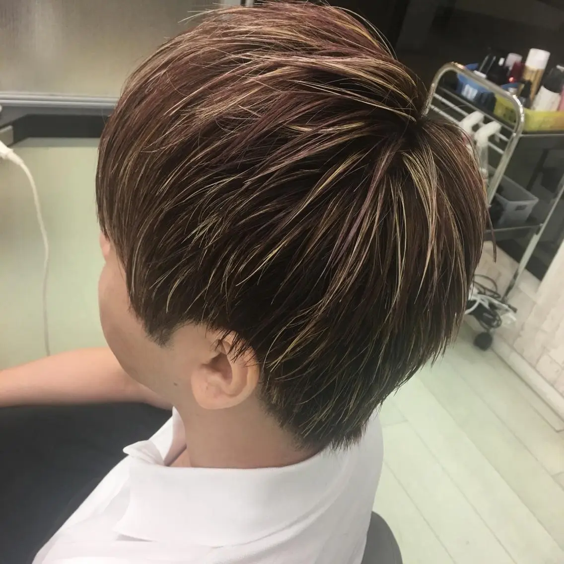 カラー メンズ メンズハイライト ベージュカラー ハイライトカラー ピンクカラー ピンクベージュ Kaede .のヘアスタイル