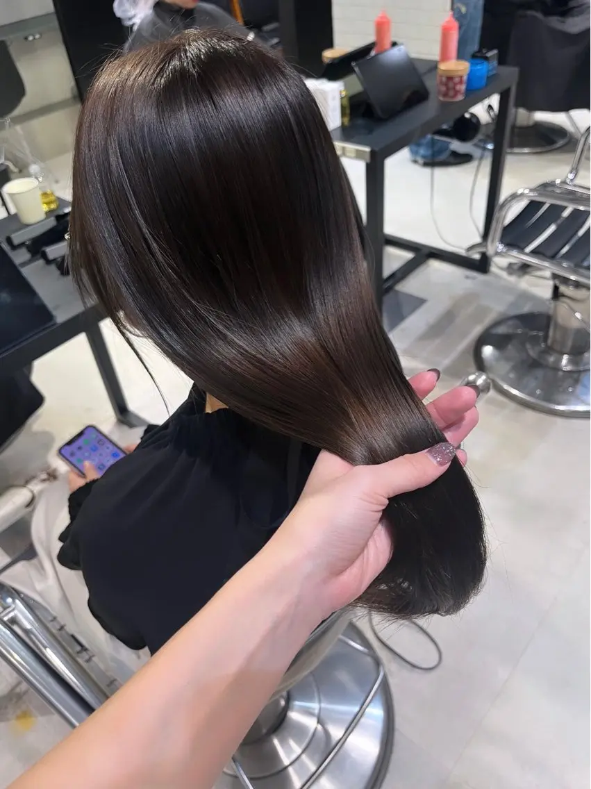 ロング カラー パーマ ヘアアレンジ カット ヘアカラー トリートメント ヘッドスパ ヘアセット 透明感/オリーブ/ グレージュ/YUKAのヘアスタイル