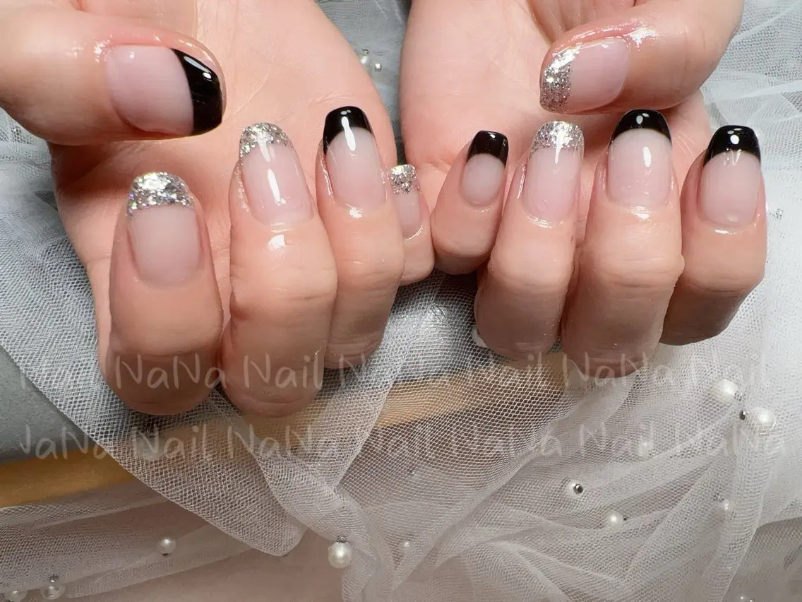 ネイル フレンチネイル シルバー ハンドネイル Nail NaNaのネイルデザイン