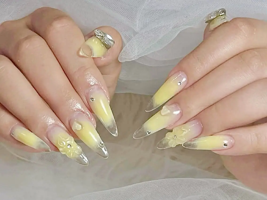 ネイル アートネイル ボルドー フレンチネイル ジェルネイル 氷ネイル・うるうるネイル ハンドネイル Yuki Nailsalonのネイルデザイン