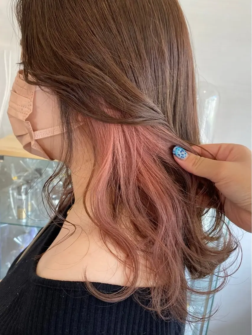 セミロング 尾崎 虹美のヘアスタイル