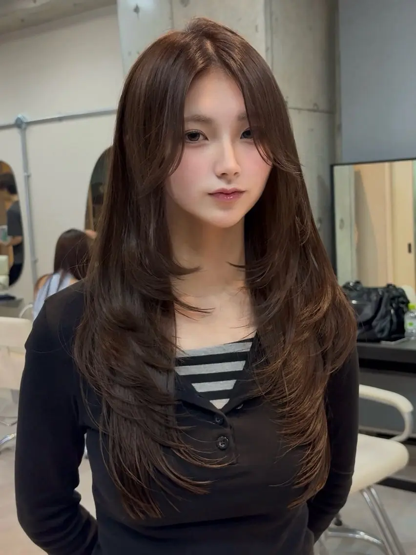 ロング カラー ブリーチ ブラウンカラー ショコラブラウン 透明感カラー ブリーチなしカラー ヘアカラー 艶感カラー 🩵レイヤー/紫音のヘアスタイル
