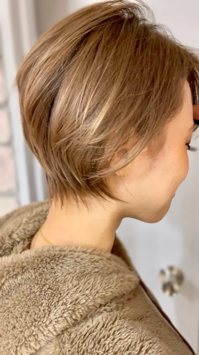 ショート ウルフカット 坂 直樹のヘアスタイル