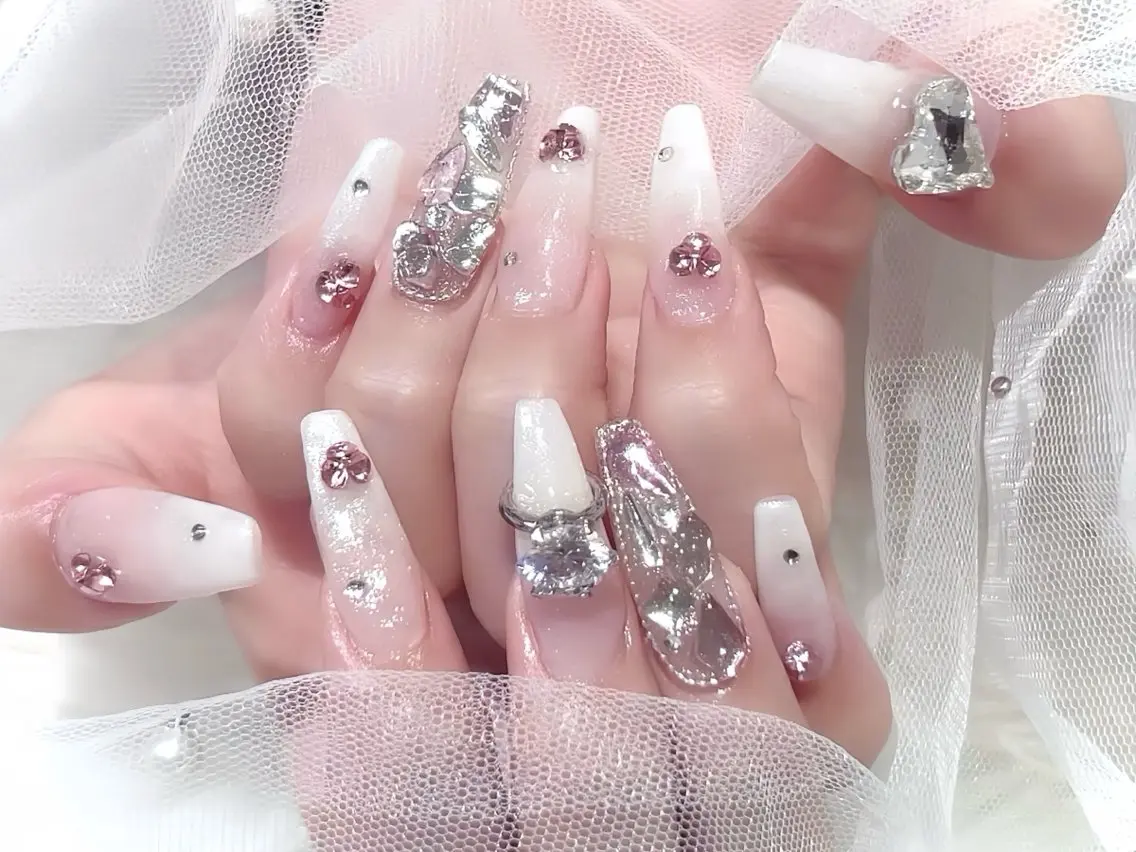 ネイル オーロラネイル チークネイル 桜ネイル クリアネイル ドット ハンドネイル Rin Nail Shinokuboのネイルデザイン