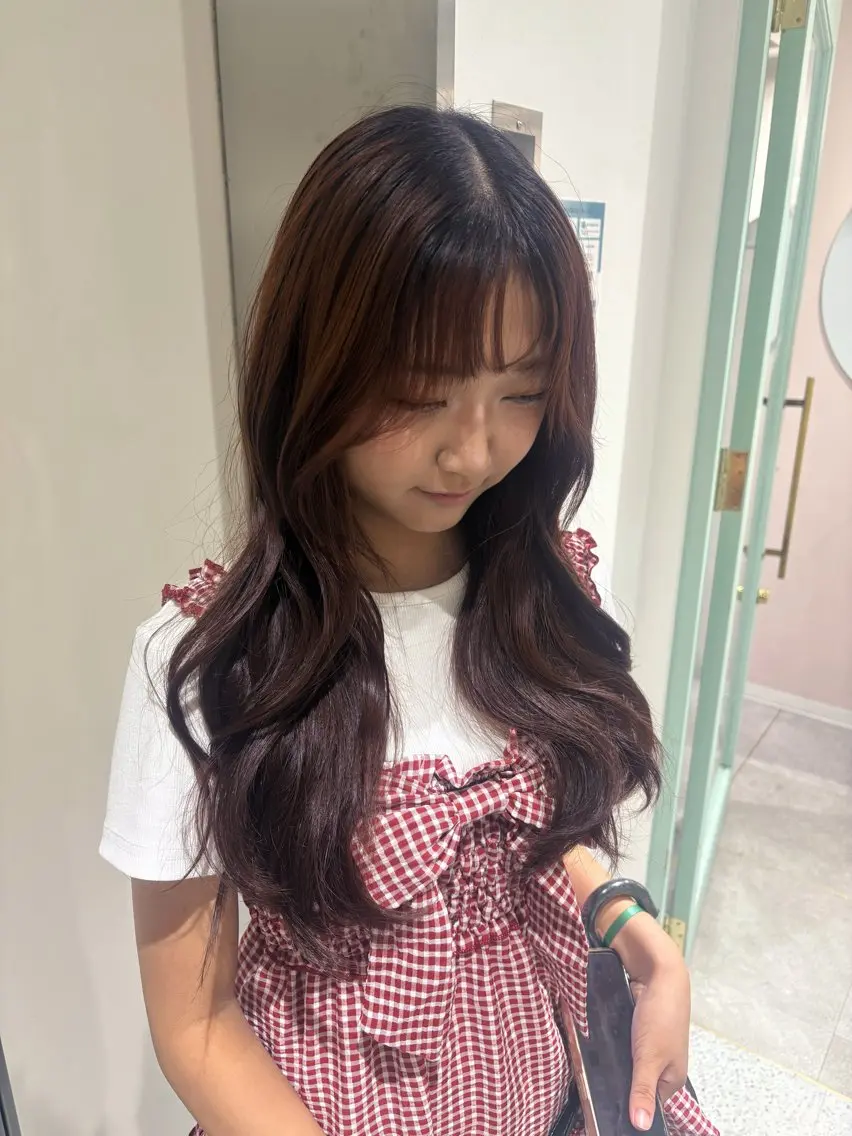 ロング 顔周りカット 韓国ヘア🇰🇷 𝑳𝒊𝒏𝒂🤍のヘアスタイル
