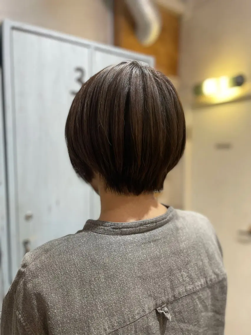 ショート カット ヘアカラー 茅野 あゆ美のヘアスタイル
