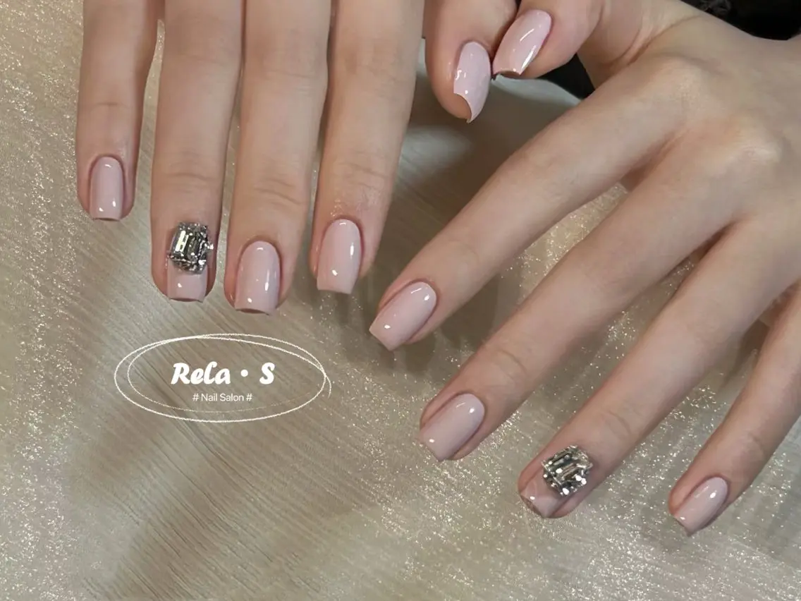 ネイル オーロラネイル 長さ出し フレンチネイル ジェルネイル ガラスフレンチ ハンドネイル Rela・S NAILのネイルデザイン