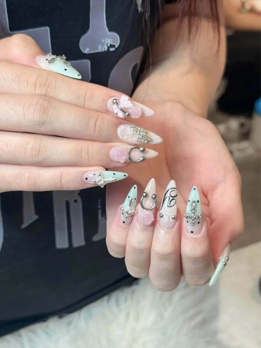 ネイル チークネイル ドット フレンチネイル グラデーション ハート ハンドネイル ハンドケア Eli Muse 新宿ネイルのネイルデザイン