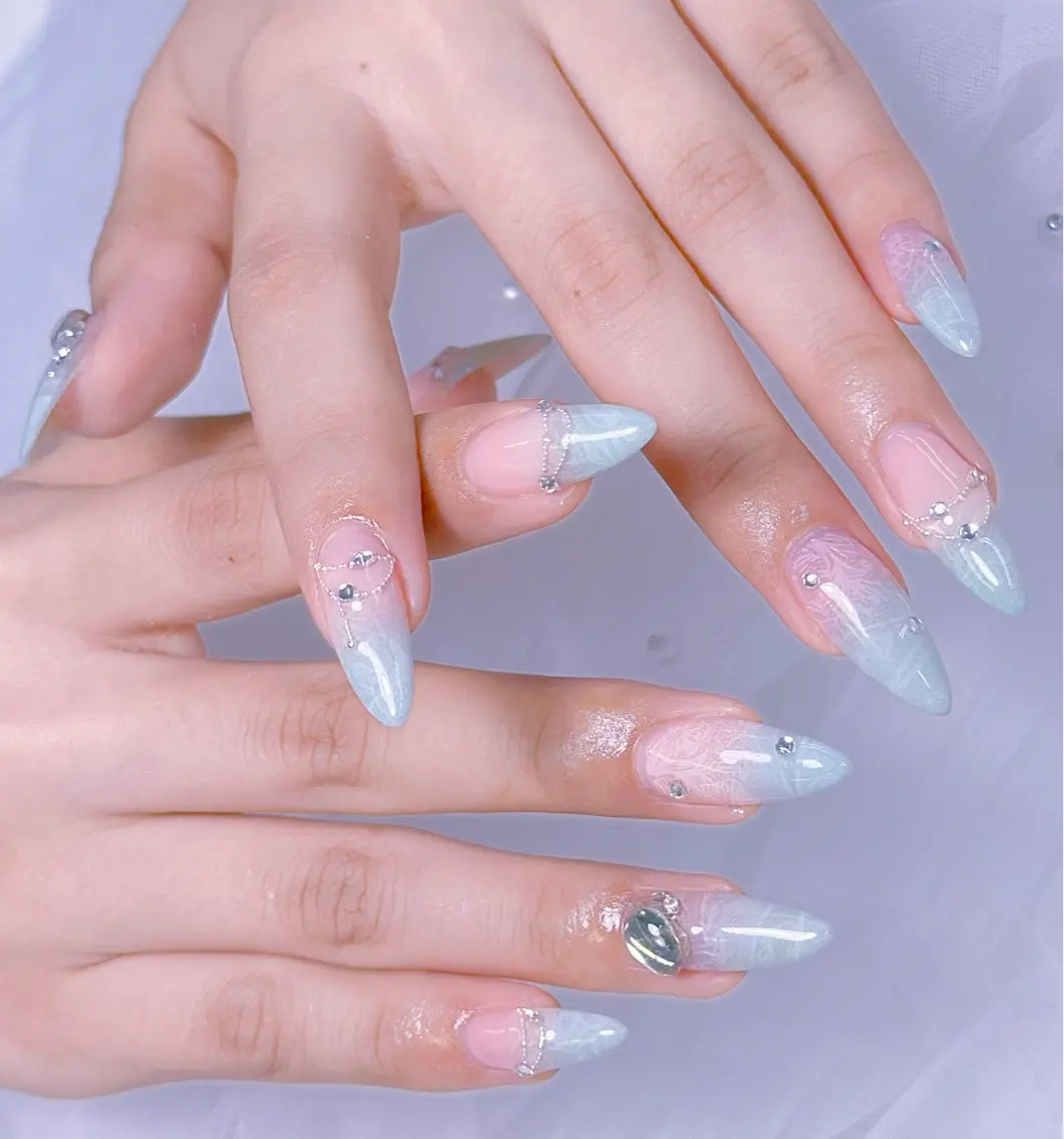 ネイル アートネイル ジェルネイル 韓国ネイル ニュアンスネイル ハンドネイル Luna Nail.Novaのネイルデザイン