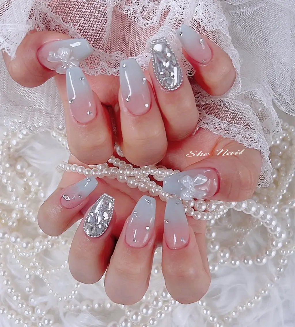 ネイル チークネイル 長さ出し フレンチネイル ガラスフレンチ グラデーション ISA_ BELLAのネイルデザイン