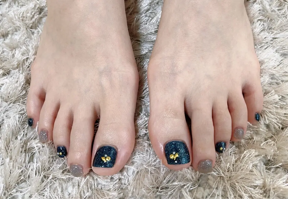 ネイル シンプルネイル フットネイル Azel nail 伊野麗のネイルデザイン