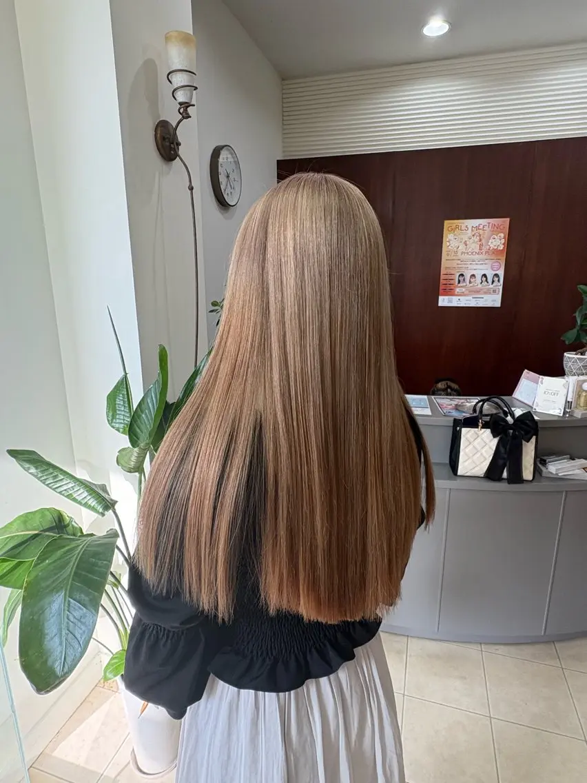 ロング カラー ベージュカラー ブリーチ ハイトーンカラー ミルクティーベージュ ヘアカラー arika さやのマツエク・マツパデザイン